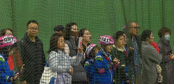 2024年滨海新区全民健身运动会轮滑追逐赛在塘沽网球馆成功举办(图4)