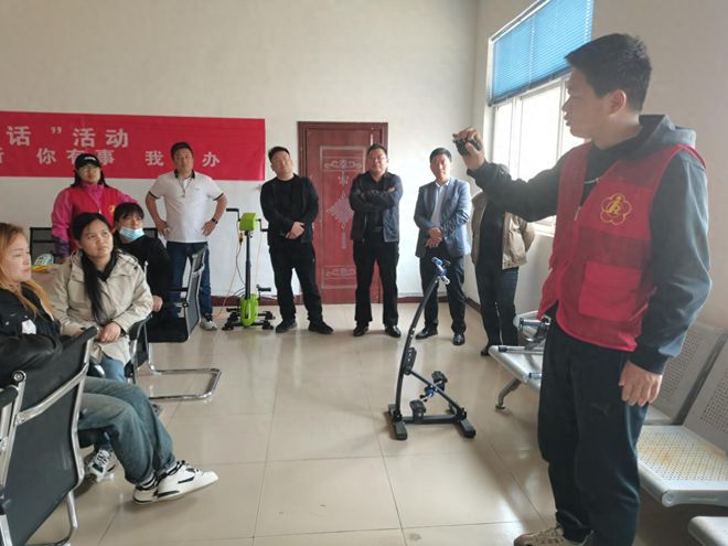 阳信：入户服务重度残疾人