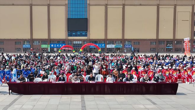 桦川县举办2024年快乐舞步健身操表演赛(图1)