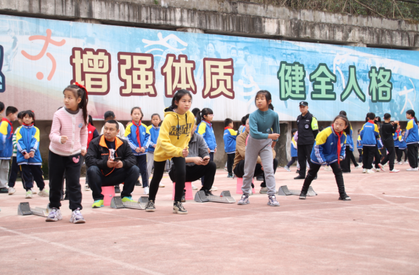 新凤小学春季运动会数字赋能向未来(图2)