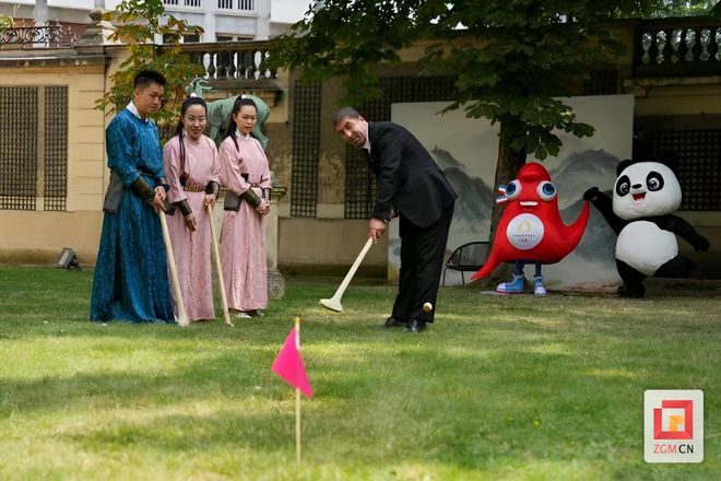 漂亮！自贡彩灯亮相巴黎奥运会(图2)