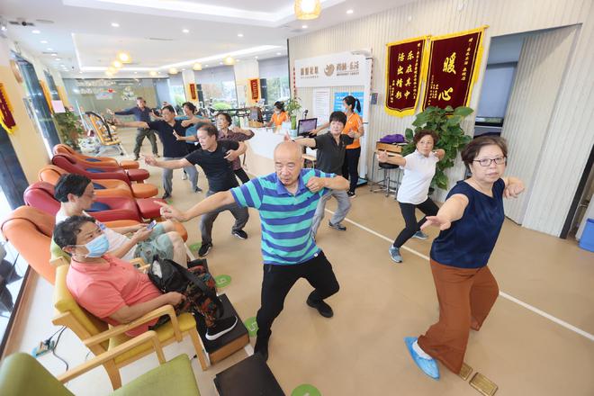 追光｜健身“Buff”已加载健康中国“动”不停(图1)