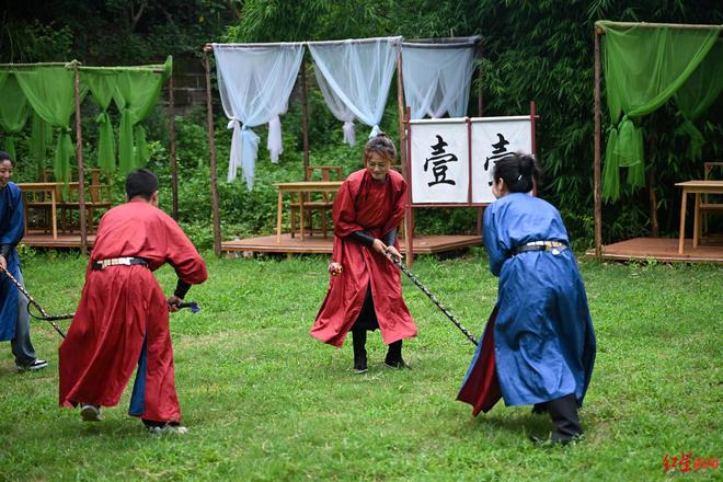 非遗步打球将以展演形式亮相成都世运会带来球衣、球杆等展品超10种(图4)